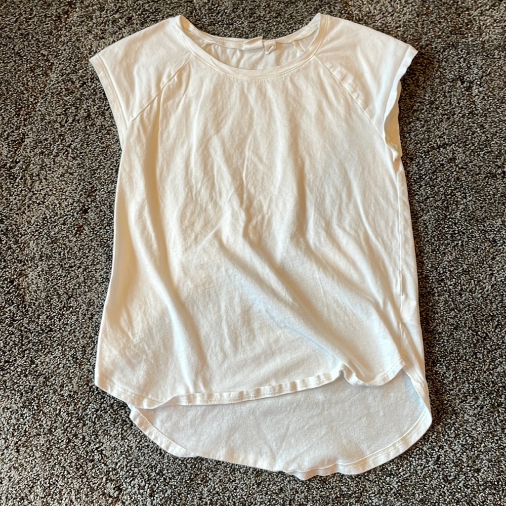 Gaps kids white tee, size X-Large.